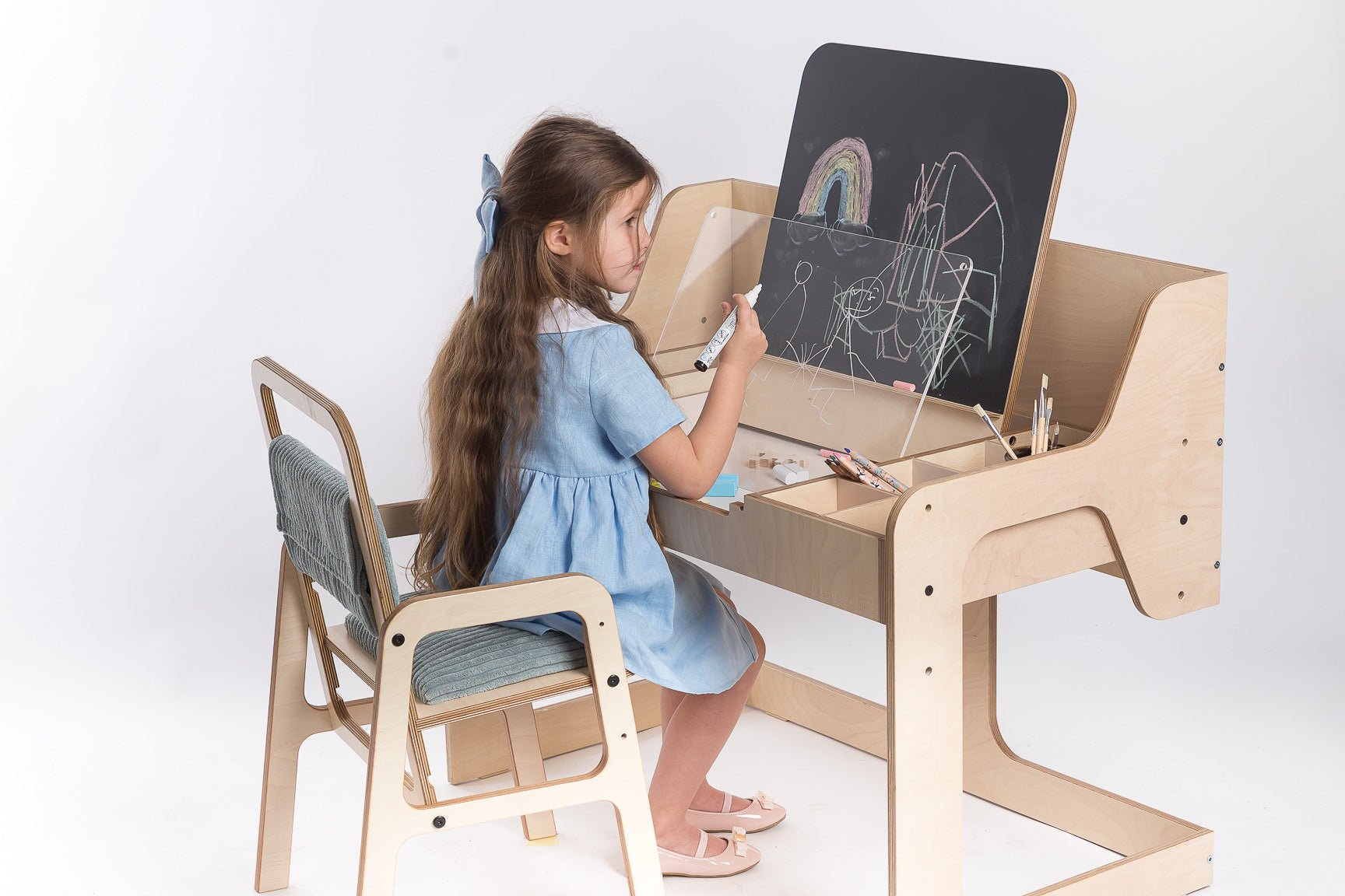 Montessori Evolutive Table & Chair Set - Le Petit Marché Home Furniture